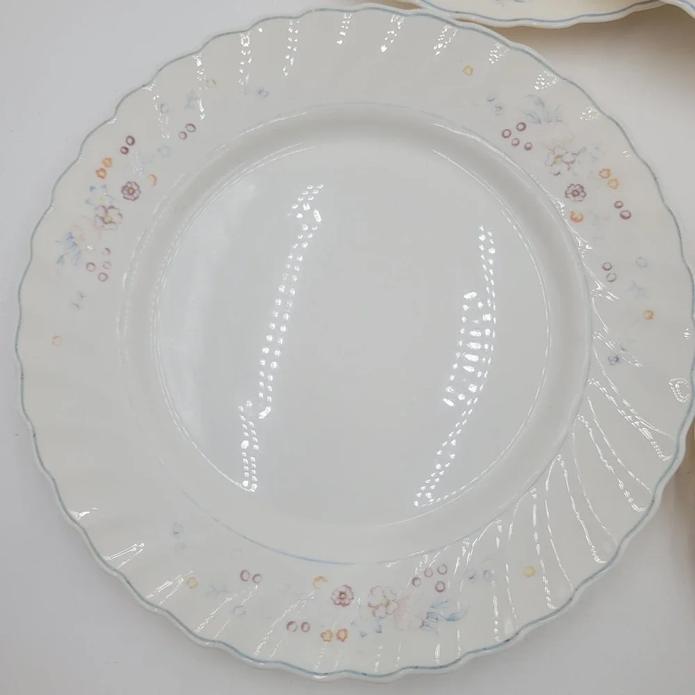 8 Arcopal Victoria Floral Dinner Plates Scalloped Swirl Rim Blue Border 10.5